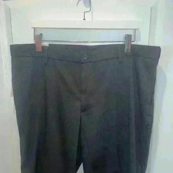 NWT Dockers Mens  Classic Fit Signature Khaki Lux Cotton Stretch Pants - Picture 2 of 7